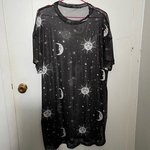 BOOHOO plus sheer celestial t-shirt dress